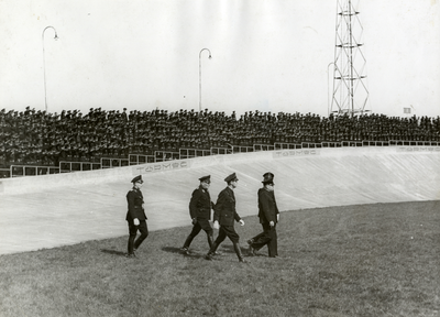 97892 Afbeelding van ir. A.A. Mussert (leider van de Nationaal Socialistische Beweging, N.S.B.) die het Stadion ...